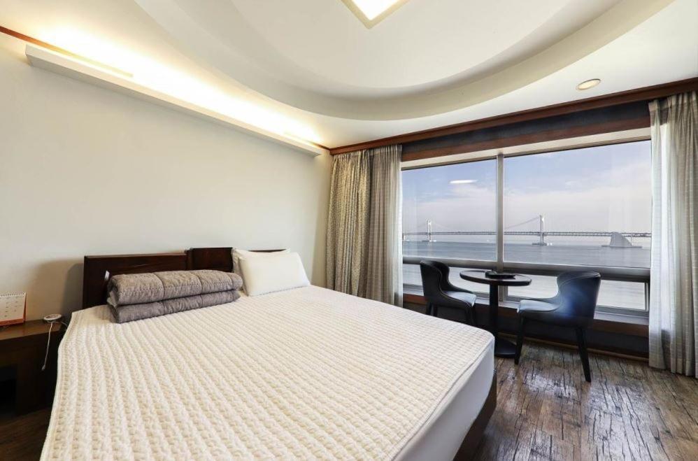 Bridge Hotel Busan Exterior photo