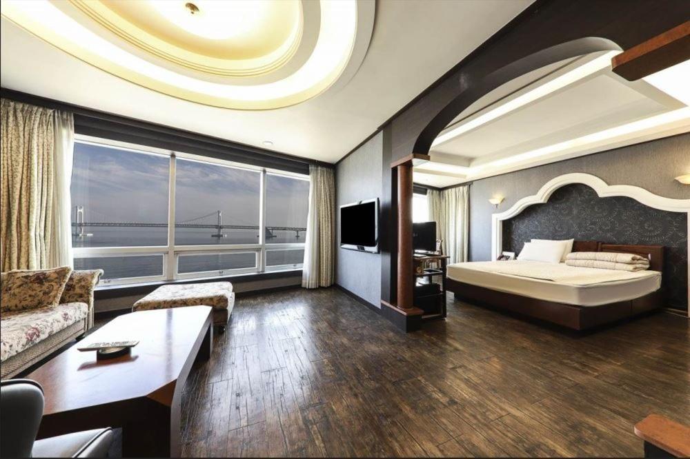 Bridge Hotel Busan Exterior photo