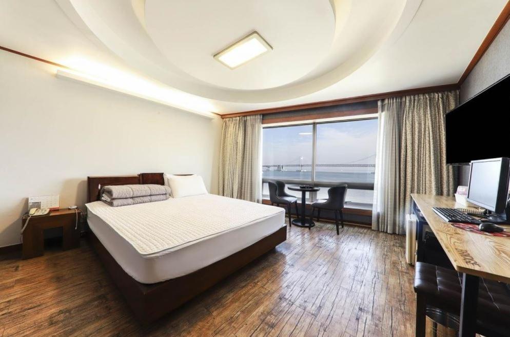 Bridge Hotel Busan Exterior photo