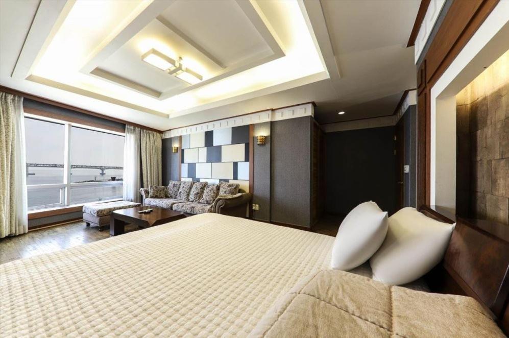 Bridge Hotel Busan Exterior photo