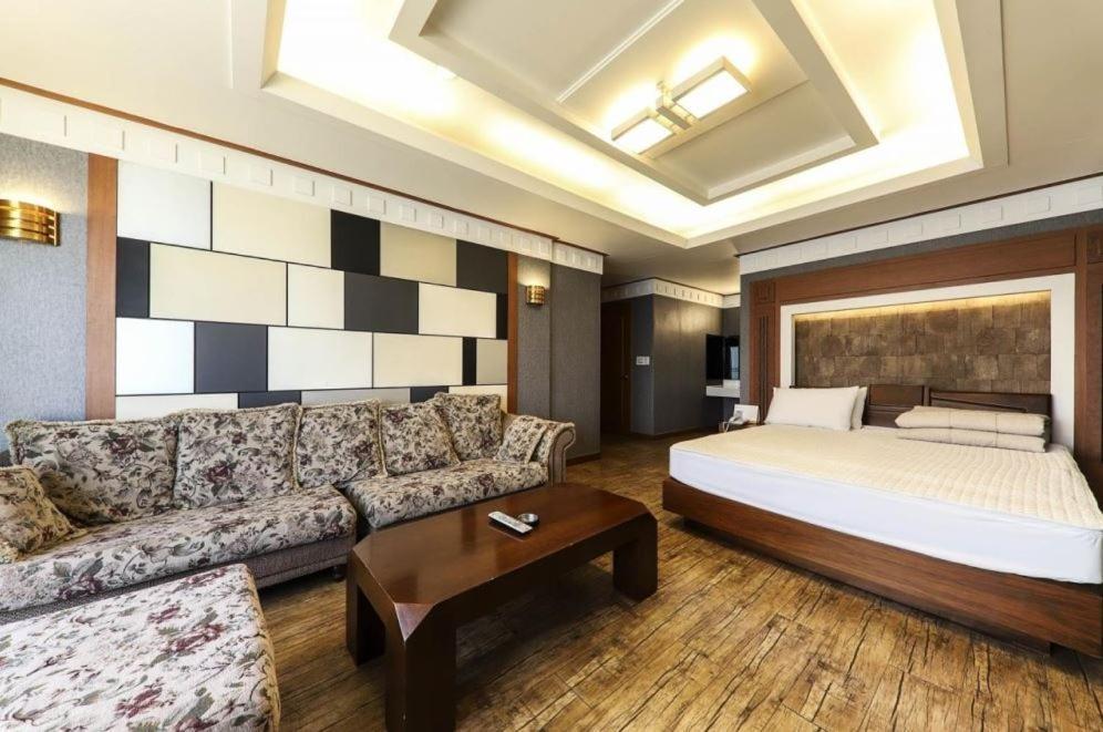 Bridge Hotel Busan Exterior photo
